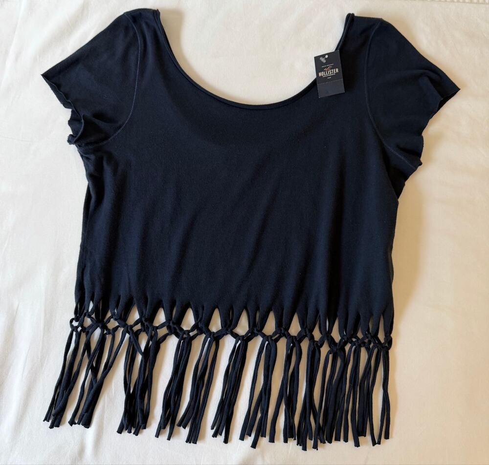 NWT Hollister Navy Blue Cropped Short Sleeve w/ Fringe Hem Junior’s Size Medium